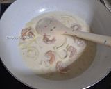 Foto langkah ke 3 dari resep 361. Creamy Garlic Prawn Pasta.