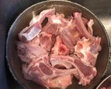 A picture of step 1 of Nawabi Badami Gosht (Mutton in the Cashews-Almonds Gravy).