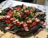 Une image de l'étape 10 de Salade de laitue rougette aux tomates,radis cerises et persil.