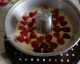 Une image de l'étape 2 de Moelleux à la fraise 🍓.