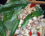 Foto del paso 3 de la receta: Champiñones Salteados más vegetales y fideos Schraube