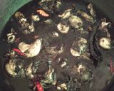 Foto langkah ke 3 dari resep Cumi Hitam Pedas.
