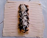 Foto langkah ke 3 dari resep Choco cheese banana strudel.