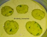 A picture of step 5 of Vadapav.