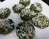 कोथिंबीर वडी (Kothimbir vadi recipe in marathi) रेसिपी स्टेप 2 फोटो 