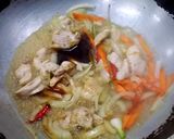 รูปขั้นตอนการทำที่ 4 ของ ไก่ผัดขิง