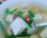 Hình bước làm 3 của món Canh đậu nấm, hẹ