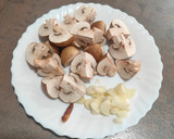 Foto del paso 1 de la receta: Gambones al ajillo con champiñones
