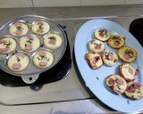 Foto langkah ke 3 dari resep Kue mini sosis-keju.
