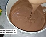 Foto langkah ke 5 dari resep Bolu Kukus Coklat Mekar Triple Chocolates.