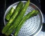 A picture of step 1 of Turai Subji.