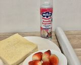 Foto langkah ke 1 dari resep Strawberry Sandwich.