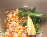 Foto langkah ke 3 dari resep Tumis bunga pepaya daun melinjo.