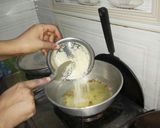 A picture of step 3 of Falahari mendu bada.