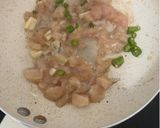 รูปขั้นตอนการทำที่ 4 ของ กะเพราอกไก่สับ ไข่ขาวต้ม