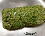 A picture of step 2 of Spinach Thalipeeth.
