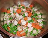 Tárkonyos csirkeraguleves recept fázis 2 fotója