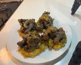 Foto del paso 2 de la receta: Tostones con Ny strip en vegetales salteados
