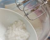 Hình bước làm 1 của món Lòng trắng trứng
