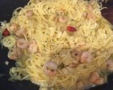 Foto del paso 1 de la receta: Spaguettis de calabacín con gambas y queso Parmesano