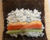 Foto langkah ke 4 dari resep Sushi roll mudah by irre_desirre.