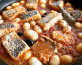 Foto del paso 9 de la receta: Merluza en salsa con pimientos y ajos escalivados