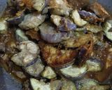 Foto langkah ke 3 dari resep Terong Daging Saos Barbeque.