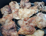 Foto del paso 1 de la receta: Pollo y conejo adobado en freidora de aire con salsa trufada