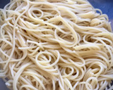 Foto del paso 2 de la receta: Spaghetti picantes con trigueros y langostinos