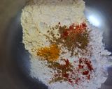 तिकोना बेसन परांठा और आलू टमाटर की चटपटी सब्जी रेसिपी चरण 5 फोटो
