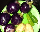 ભરેલા બેંગન પોટેટો સબ્જી (Bharela Baigan Potatoes Sabji Recipe In Gujarati) રેસીપી સ્ટેપ1ફોટો