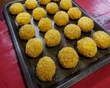 Foto langkah ke 7 dari resep Bola-Bola Pisang Coklat Lumer.