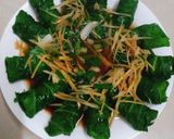 Hình bước làm 4 của món Cải xanh cuộn chả cá
