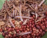 Foto langkah ke 1 dari resep Sambel Goreng Teri Kacang Tempe.