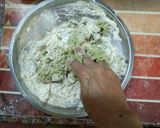 A picture of step 3 of Palak Roti.