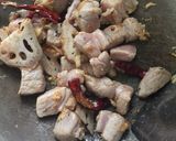 A picture of step 3 of Sweet spicy pork with lotus stem.