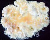 A picture of step 2 of Lahori egg.