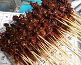 Foto langkah ke 5 dari resep Sate ayam dan kulit.