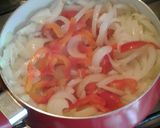 Foto del paso 3 de la receta: Figazza con morrón y mozzarella (Fugazzeta)