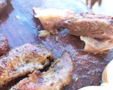 Foto del paso 3 de la receta: Asadito de vacío con chinchu, morcilla rellena de queso y chori