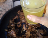 Foto del paso 5 de la receta: Solomillo de cerdo en salsa de champiñón
