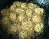A picture of step 3 of Karhi Pakora.