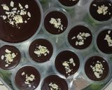 Foto langkah ke 10 dari resep Puding Alpukat vla Coklat Lumer.