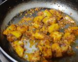 A picture of step 6 of Fennel seeds peri peri stir fry potato.