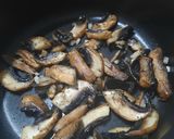 Foto del paso 2 de la receta: Salsa con champiñones Portobello o Paris