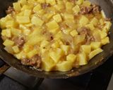 Foto del paso 5 de la receta: Tortilla de papas con chorizo