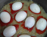 Foto del paso 5 de la receta: Huevos gratinados con bechamel de calabacín, cebolla y piquillos