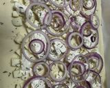 Foto del passaggio 6 della ricetta Sfoglia con Cipolla Rossa, Stracchino e Mozzarella
