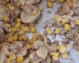 صورة لخطوة 2 من وصفة معكرونه بالفطر والذرة