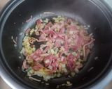 A picture of step 2 of Spaghetti with Cream Cheese Sauce.